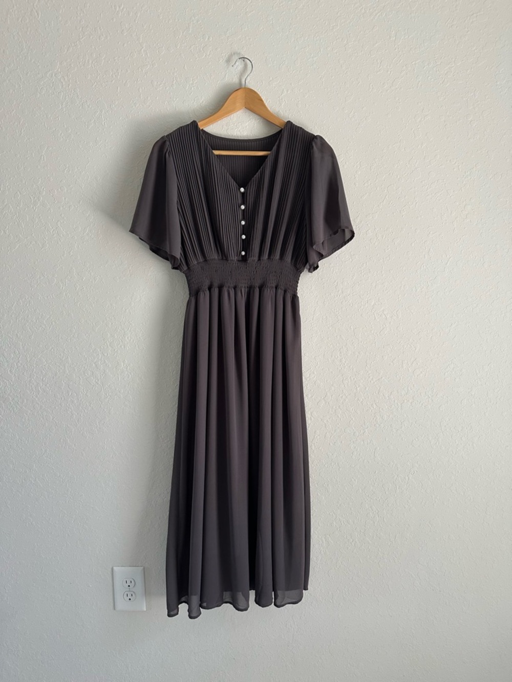 Elegant Black Maxi Dress with Pleated Bodice and Smocked Waist